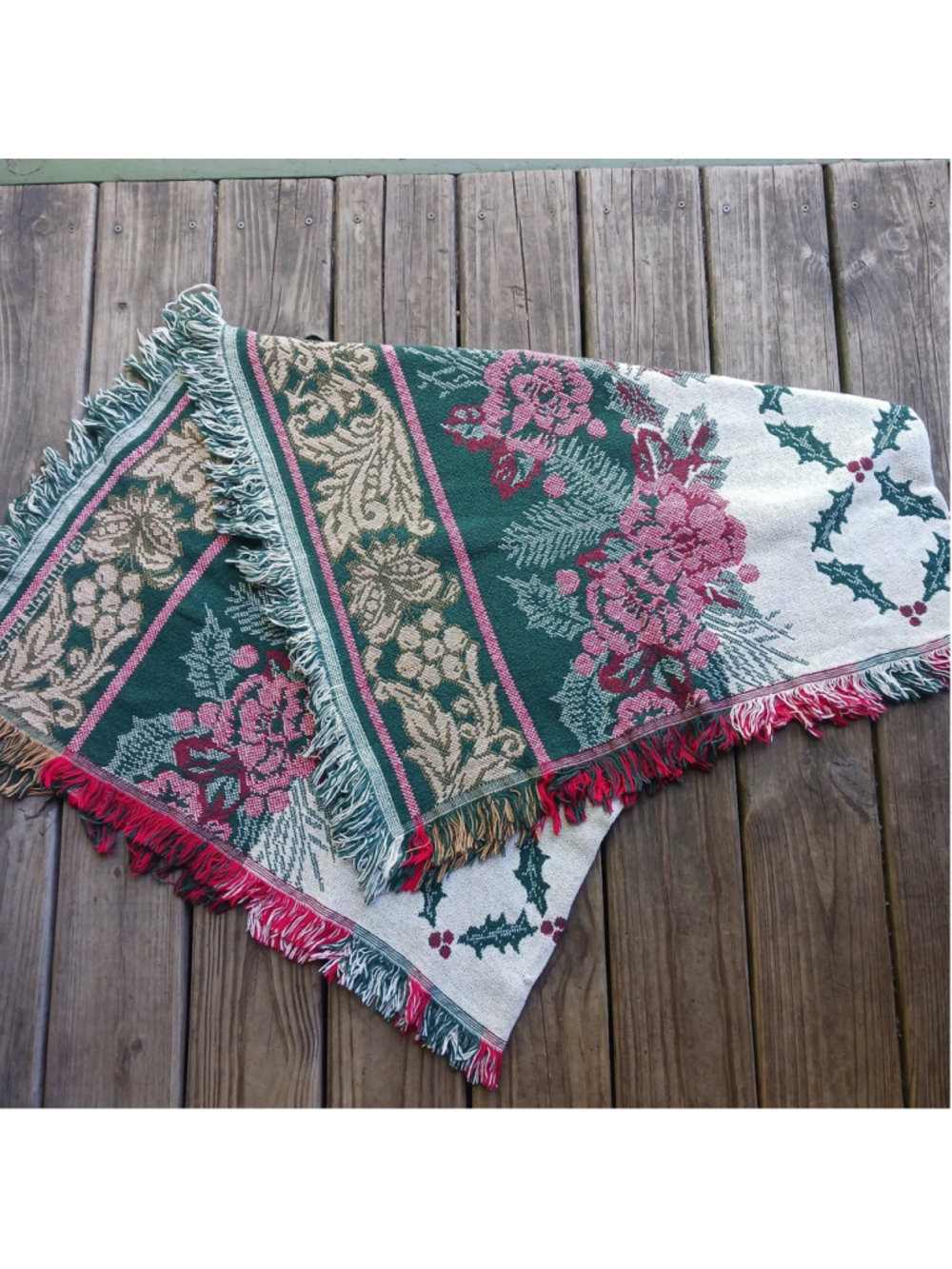 Crown Crafts Christmas Accent Rug Holly Ivy Flowers